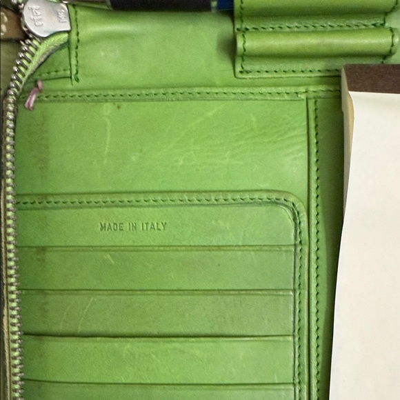 Green Leather Binder with phone case and credit card slots-Authentic! - Picture 3 of 5